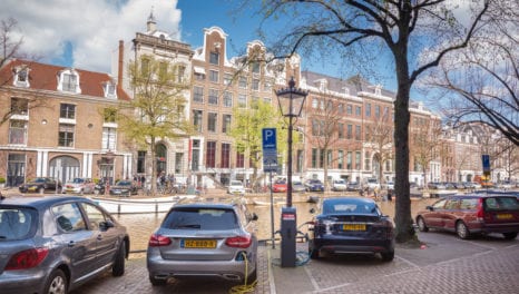 Smart charging for electric vehicles: how can it benefit DSOs?