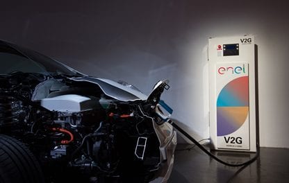 Nissan launches first vehicle to grid storage trial